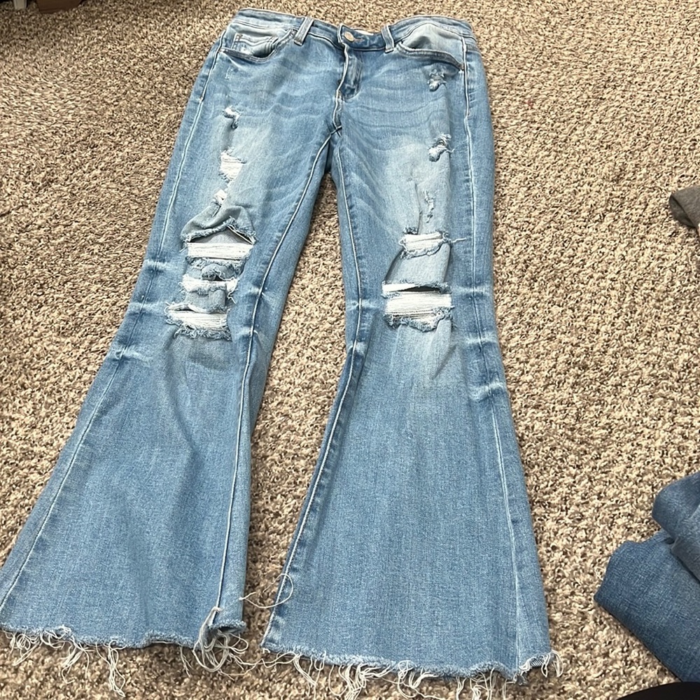 Vervet jeans.  Super stretchy size 29 light wash distressed denim